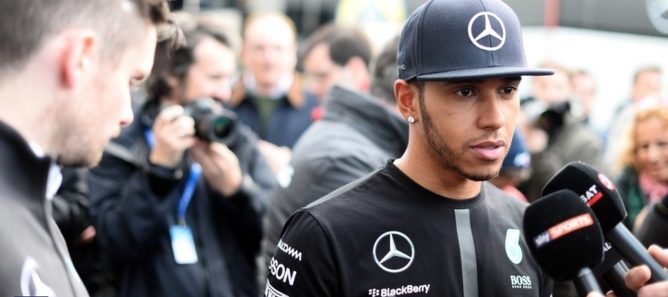 Lewis Hamilton no cree que ganar la primera carrera sea tan trascendente para la temporada