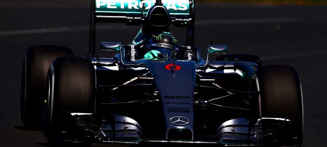 Lewis Hamilton logra la victoria en Albert Park: "El coche es simplemente increíble"