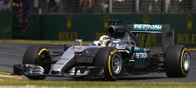 Lewis Hamilton se anota la primera pole de la temporada en Australia