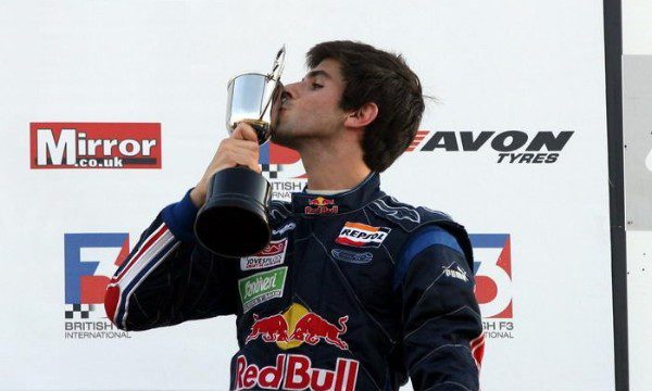 Alguersuari sería el tercer piloto de Red Bull en 2009