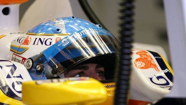 Alonso: "¿Chocarse contra alguien?... sólo en la PlayStation"