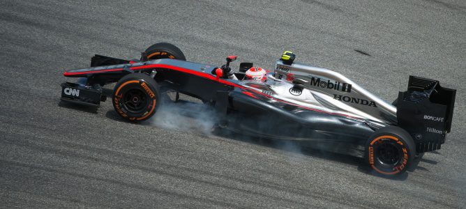 Jenson Button: "La temperatura será más baja y no nos dará la ventaja que tuvimos en Malasia"