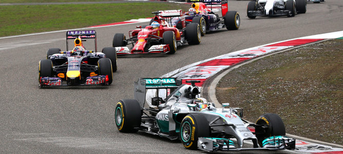 Pirelli espera una estrategia a dos paradas en el GP de China 2015
