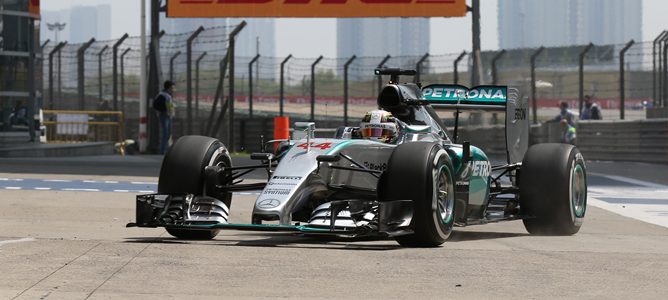 Hamilton vuelve a marcar el mejor tiempo en los Libres 2 del Gran Premio de China 2015