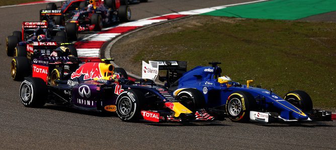 Daniil Kvyat abandona en China: "No es una situación sencilla, pero hemos de ser fuertes"