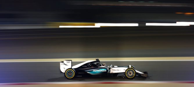 Lewis Hamilton se lleva una nocturna victoria en el GP de Baréin 2015