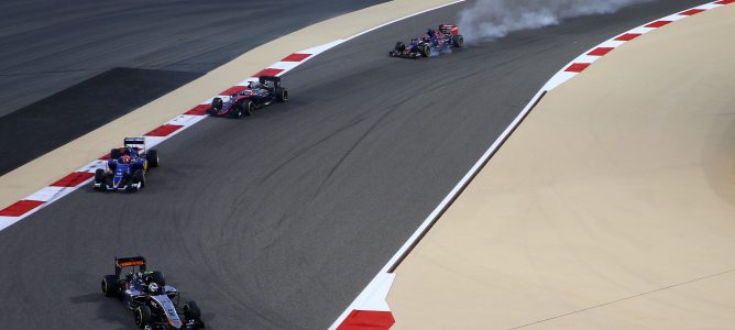 Carlos Sainz: "Sentí algo extraño en la parte trasera del coche y tuve que parar"