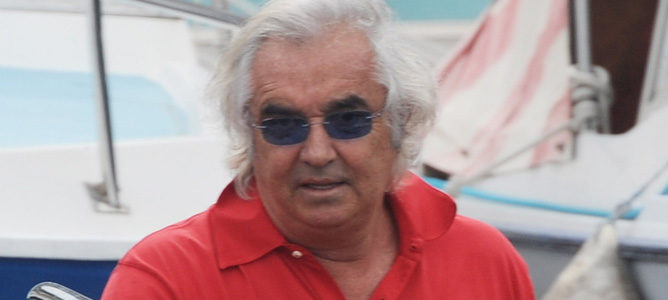 Briatore: "En la F1 hay mucha tecnología, pero la gente ha notado que ya no hay carreras reales"