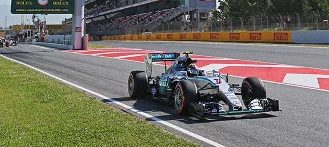 Nico Rosberg arranca la temporada europea al frente de los Libres 1 del GP de España 2015