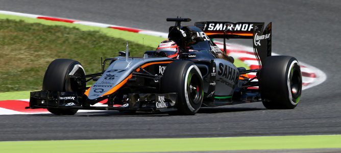 Nico Rosberg acaba con el dominio de Hamilton y logra la 'pole' del GP de España 2015