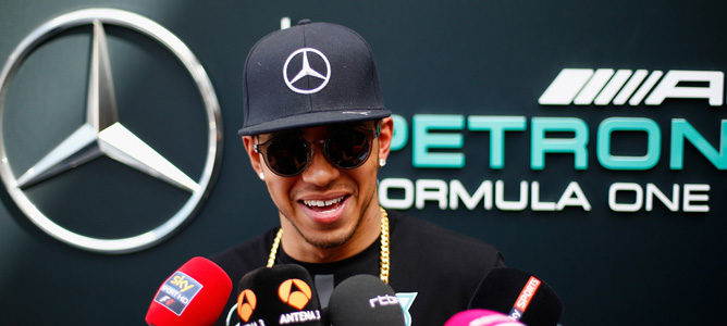 Lewis Hamilton cree que McLaren "subestimó" la decisión de cambiar los motores Mercedes