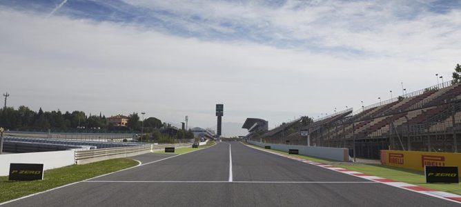 Alineación de los pilotos participantes en los test de Barcelona 2015