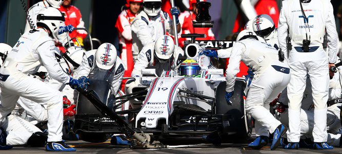 Felipe Massa: "Las carreras serán más interesantes y divertidas con los repostajes"
