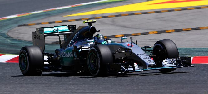 Ecclestone y Mercedes enfrentados por los V6 híbridos