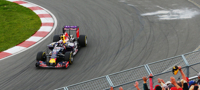 Helmut Marko: "Daniel Ricciardo estará con nosotros en 2016"