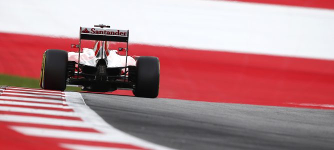 Sebastian Vettel sorprende y manda en los libres 2 del Gran Premio de Austria 2015