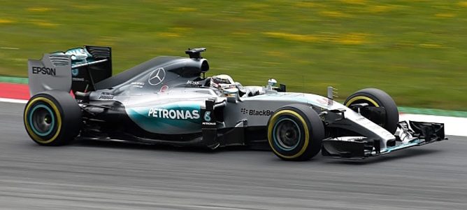 Lewis Hamilton: "Ha sido un final extraño pero estoy contento por salir el primero mañana"