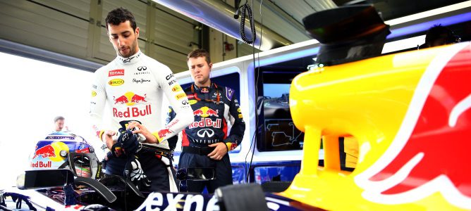 Mark Webber aconseja a Ricciardo que "aguante el chaparrón" y se quede en Red Bull