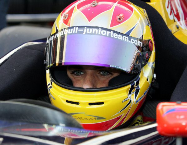 Alguersuari prueba en una semana un GP2 y un F1