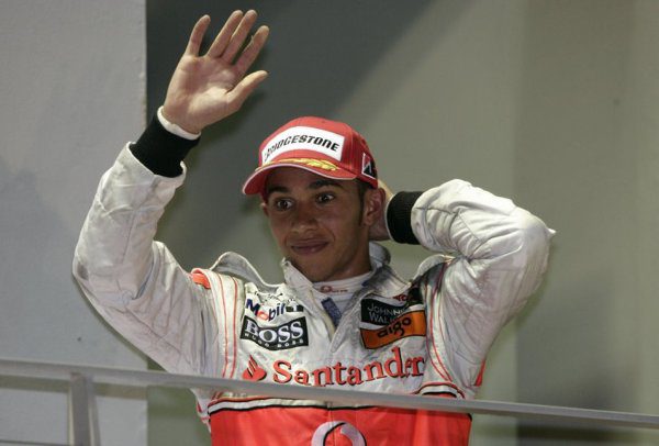 BBC: "Hamilton ha cometido tantos errores que con Alonso en Ferrari no hubiera ganado"
