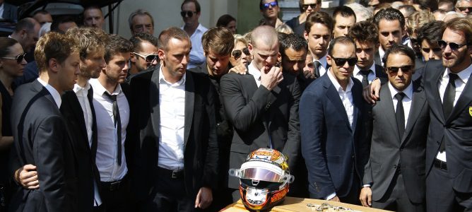La F1 da el último adiós a Jules Bianchi en su funeral en Niza