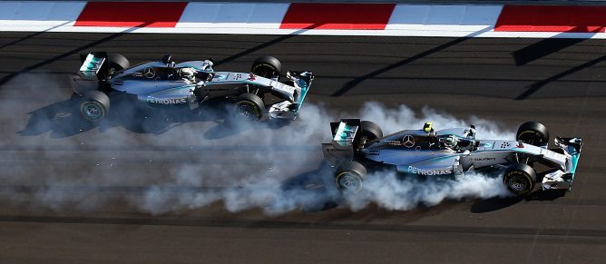 Hamilton y Rosberg tuvieron que firmar un acuerdo para mantener la paz en Mercedes