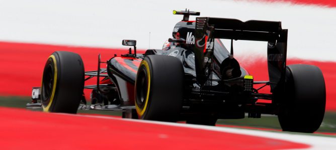 La FIA no penalizará a McLaren-Honda por emplear su sexto motor en 2015