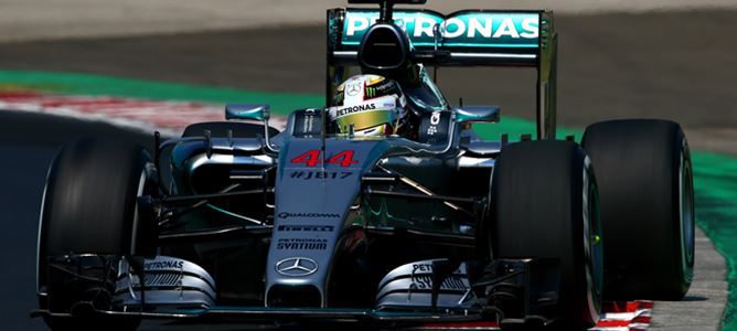 Lewis Hamilton sigue al frente en los Libres 2 del Gran Premio de Hungría 2015