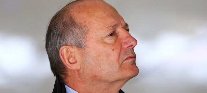 Ron Dennis en contra de la prohibición de test: "Creo que Alonso comparte mi frustración"