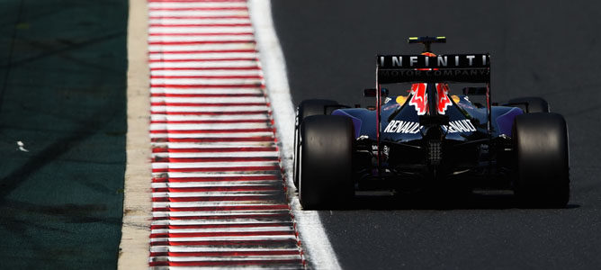 Daniil Kvyat sigue a la espera de que Red Bull le renueve para 2016