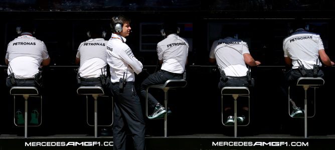Toto Wolff: "No ha habido ni una sola conversación con Red Bull sobre los motores"