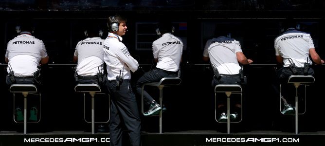 Toto Wolff: "No ha habido ni una sola conversación con Red Bull sobre los motores"