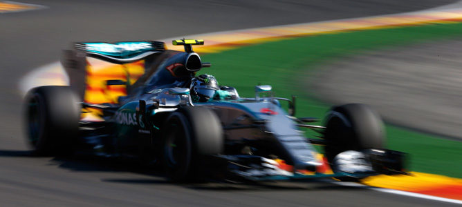 Nico Rosberg sigue marcando el ritmo en los libres 2 del GP de Bélgica 2015