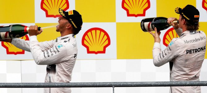 Lewis Hamilton: "Nico Rosberg sigue pilotando a un alto nivel"