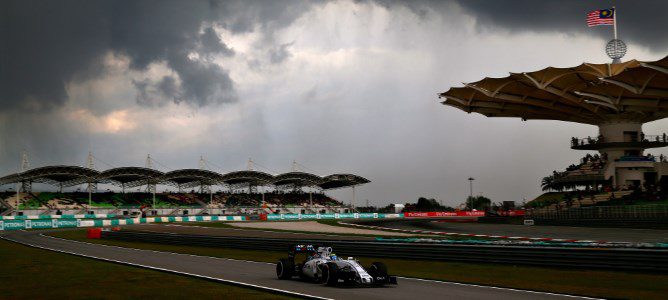 Ecclestone abre la puerta a que el Mundial de 2016 termine en diciembre