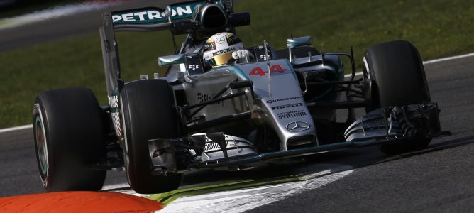 Lewis Hamilton: "Debería de haber una batalla reñida con Nico"