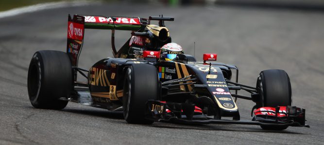 Grosjean: "Esperamos luchar con los Force India, Williams y Ferrari en clasificación"