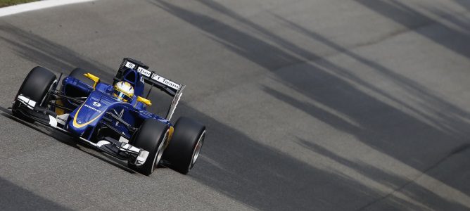 La FIA sanciona a Ericsson con tres puestos por bloquear a Hülkenberg