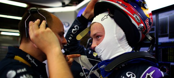 Red Bull se desmarca y, con Kvyat, lidera los Libres 2 del GP de Singapur 2015