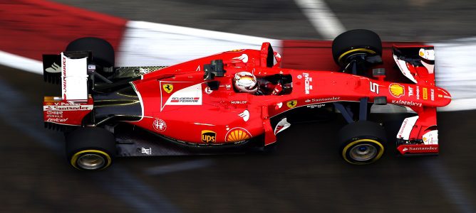 Sebastian Vettel deslumbra en la noche y encabeza los L3 del GP de Singapur 2015