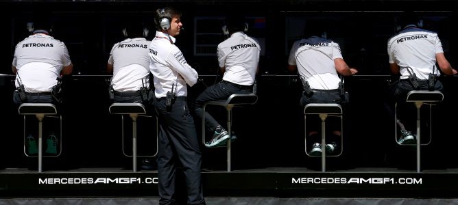 Mercedes se plantea las órdenes de equipo después del fiasco de Singapur