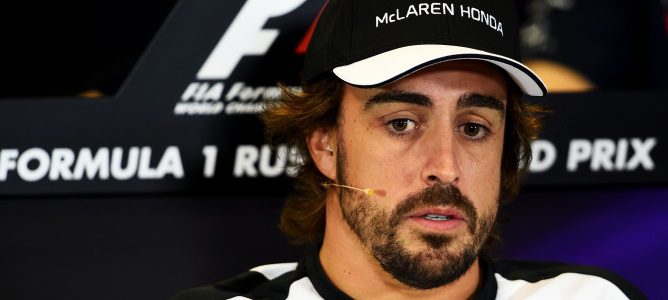 Fernando Alonso: "Voy a quedarme en Mclaren, y en 2017 también"