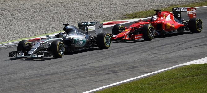 Hamilton admite que estaría encantado de tener más batallas en pista con Vettel