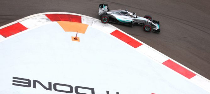 Lewis Hamilton cabalga sin rival hacia su tercer Campeonato del Mundo en Rusia