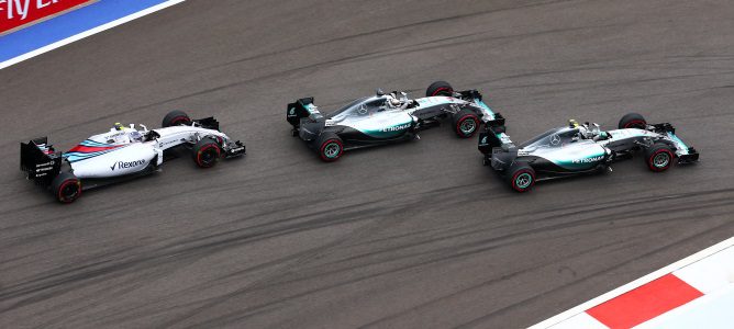 Nico Rosberg descarta ayudar a Lewis Hamilton a sentenciar el título en 2015