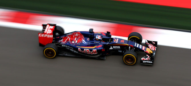 Jos Verstappen sobre su hijo: "Hablamos de ciertas curvas, bordillos o adelantamientos"