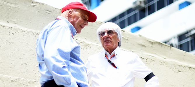 Ecclestone se pronuncia sobre la polémica del mes: "Rossi hubiese sido descalificado en F1"