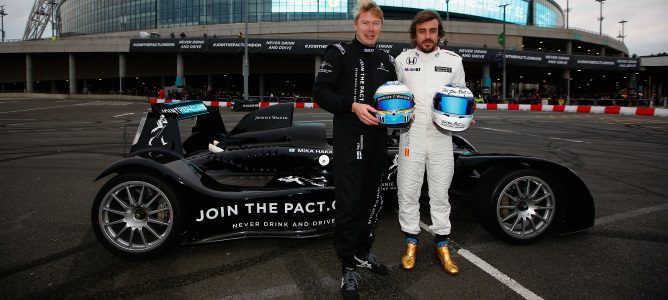 Mika Hakkinen: "Fernando Alonso haría mal si decidiera tomarse un año sabático"