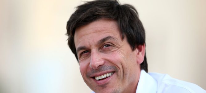 Toto Wolff: "Tener un motor independiente sería una mala idea"