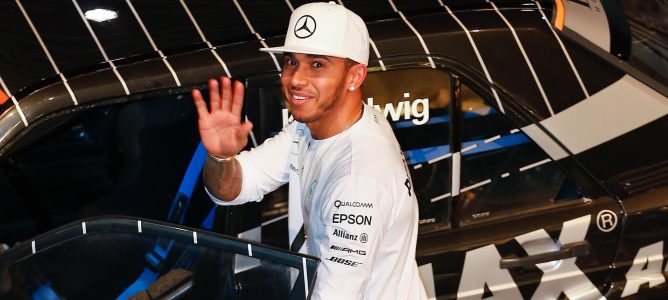 Christian Horner instó a Mercedes a fichar a Lewis Hamilton